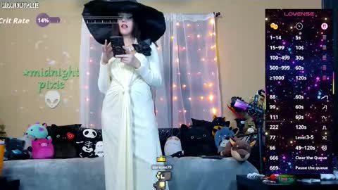 Snapshot of midnightpixie chatting on 17, 10, 2025 Jenna Talia online show from 17, 10, 2025