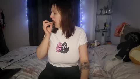 Snapshot of midnightwitchx chatting on 3, 11, 2025 Midnight online show from 3, 11, 2025