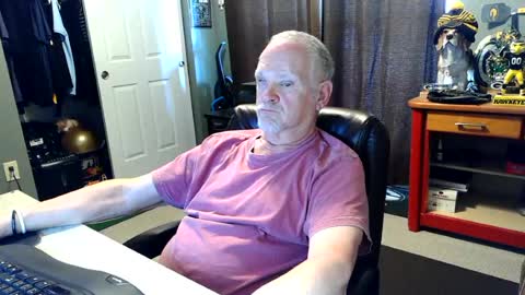 Snapshot of midwestdad09 chatting on 14, 6, 2026 midwestdad09 online show from 14, 6, 2026