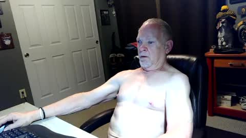 Snapshot of midwestdad09 chatting on 16, 6, 2026 midwestdad09 online show from 16, 6, 2026