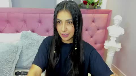 Snapshot of miel_latina chatting on 14, 4, 2026 miel online show from 14, 4, 2026