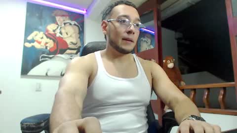 Snapshot of miguel0981 chatting on 6, 8, 2026 Strong Man online show from 6, 8, 2026