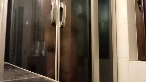 Snapshot of mihai_40 chatting on 28, 9, 2025 mihai_40 online show from 28, 9, 2025