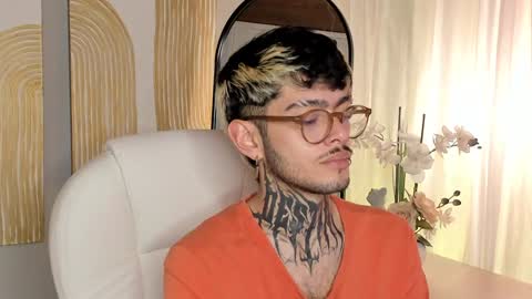 Snapshot of mihailleroy chatting on 4, 1, 2025 MIHAIL LEROY finally independent model online show from 4, 1, 2025