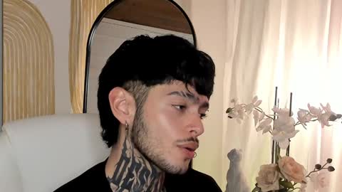 Snapshot of mihailleroy chatting on 10, 1, 2025 MIHAIL LEROY finally independent model online show from 10, 1, 2025