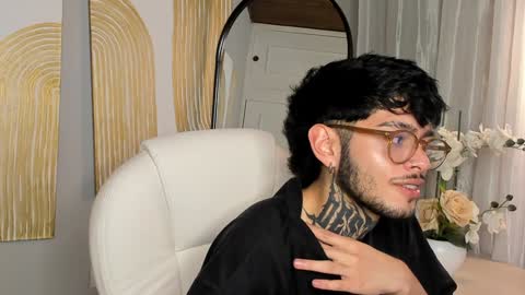 Snapshot of mihailleroy chatting on 3, 2, 2025 MIHAIL LEROY finally independent model online show from 3, 2, 2025