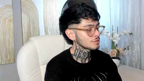 Snapshot of mihailleroy chatting on 10, 2, 2025 MIHAIL LEROY finally independent model online show from 10, 2, 2025