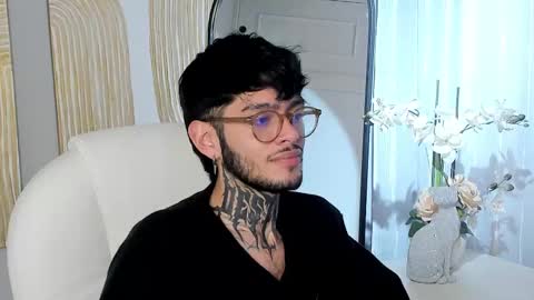 Snapshot of mihailleroy chatting on 28, 2, 2025 MIHAIL LEROY finally independent model online show from 28, 2, 2025