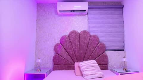 Mia  online show from 3, 12, 2025