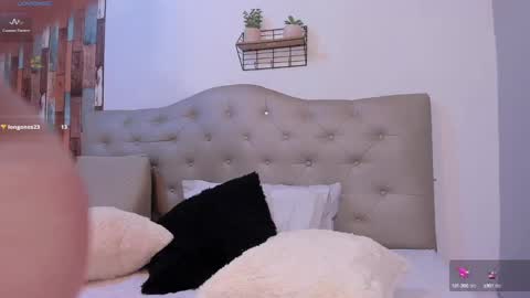 Mia Jhones online show from 25, 1, 2025