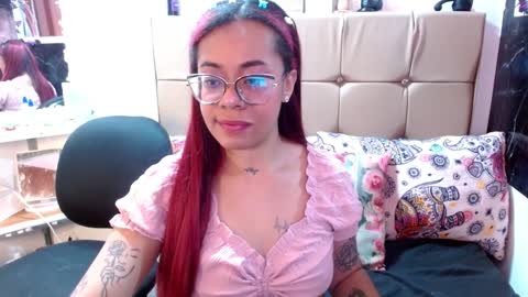 Snapshot of miia_spencer_ chatting on 7, 1, 2025 miia online show from 7, 1, 2025