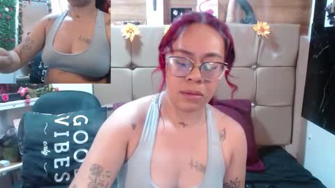 Snapshot of miia_spencer_ chatting on 22, 9, 2025 miia online show from 22, 9, 2025
