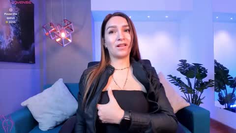 Miia 3 online show from 28, 11, 2025