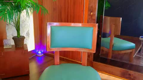  CALL ME MIA  online show from 13, 4, 2026