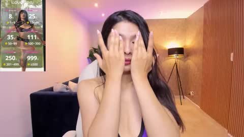 Mia online show from 11, 11, 2025