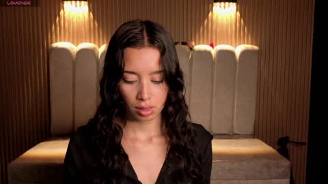 miiaa_evans1 online show from 31, 3, 2026