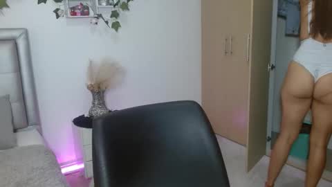 miiaa_k online show from 18, 4, 2026