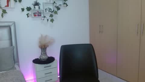 Snapshot of miiaa_k chatting on 27, 4, 2026 miiaa_k online show from 27, 4, 2026