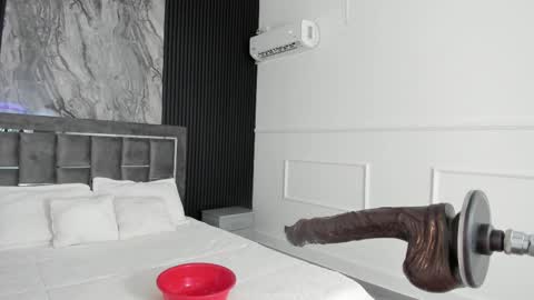 Mia Monroe online show from 7, 3, 2025