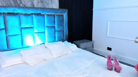 Mia Monroe online show from 10, 9, 2025