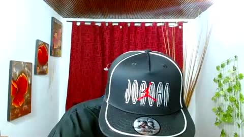 Snapshot of miilo18 chatting on 20, 4, 2026 milo online show from 20, 4, 2026