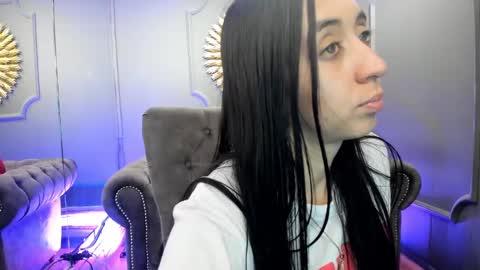 Snapshot of miilu__1 chatting on 2, 2, 2025 miilu  online show from 2, 2, 2025