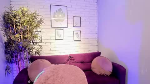 Snapshot of miilu__1 chatting on 22, 2, 2025 miilu  online show from 22, 2, 2025