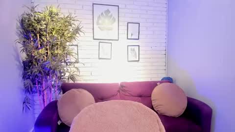 Snapshot of miilu__1 chatting on 23, 2, 2025 miilu  online show from 23, 2, 2025