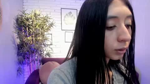 Snapshot of miilu__1 chatting on 23, 2, 2025 miilu  online show from 23, 2, 2025