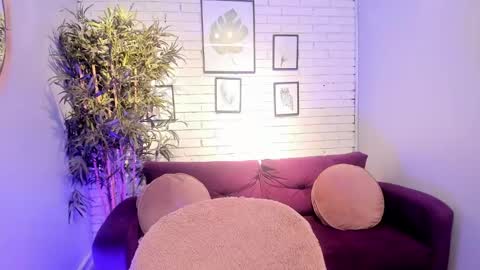 Snapshot of miilu__1 chatting on 25, 2, 2025 miilu  online show from 25, 2, 2025