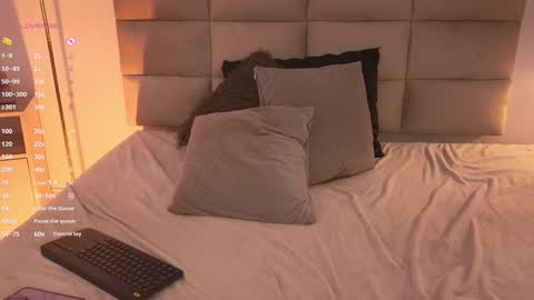   online show from 30, 1, 2025