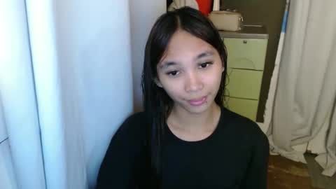 Snapshot of mika_cora chatting on 18, 4, 2026 MIKA online show from 18, 4, 2026