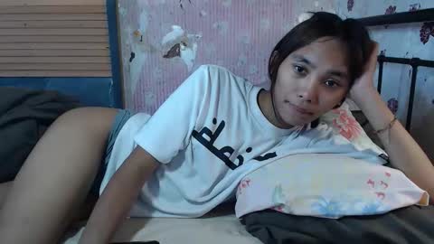 Snapshot of mika_cora chatting on 24, 4, 2026 MIKA online show from 24, 4, 2026
