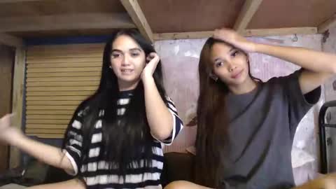 Snapshot of mika_cora chatting on 26, 4, 2026 MIKA online show from 26, 4, 2026
