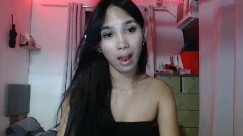 Snapshot of mika_cora chatting on 1, 5, 2026 MIKA online show from 1, 5, 2026