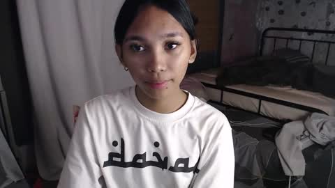 Snapshot of mika_cora chatting on 10, 5, 2026 MIKA online show from 10, 5, 2026