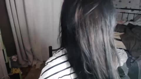 Snapshot of mika_cora chatting on 1, 6, 2026 MIKA online show from 1, 6, 2026