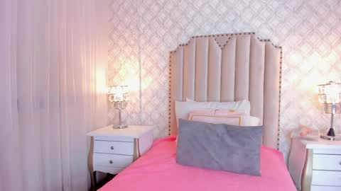 mika doll online show from 16, 4, 2026