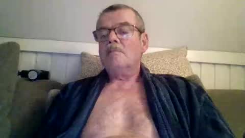 Snapshot of mikael42 chatting on 14, 4, 2026 mikael42 online show from 14, 4, 2026