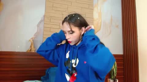 Snapshot of mikaela303av chatting on 3, 10, 2025 mikaela303av online show from 3, 10, 2025