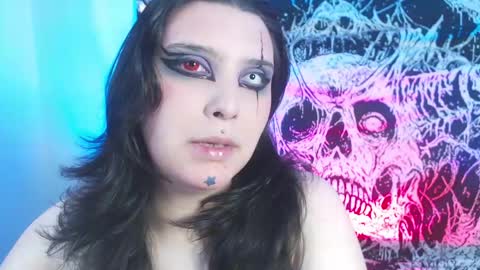 Snapshot of mikaskullcs chatting on 19, 4, 2026 Mika online show from 19, 4, 2026