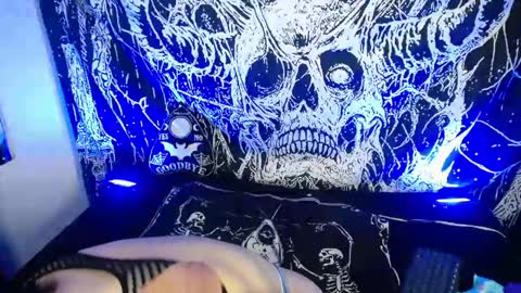 Snapshot of mikaskullcs chatting on 20, 4, 2026 Mika online show from 20, 4, 2026