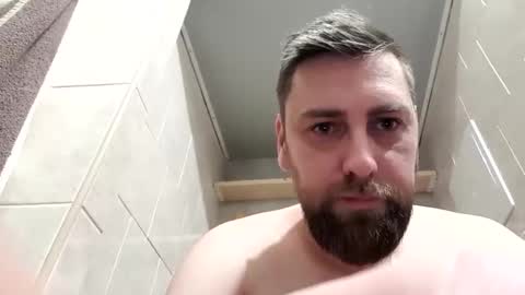 Snapshot of mikavfr chatting on 27, 12, 2024 Mika online show from 27, 12, 2024