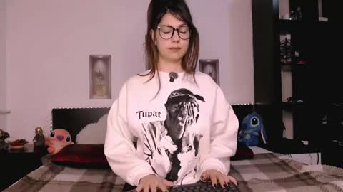 mikaylaraven online show from 14, 4, 2026