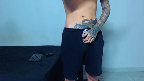 Snapshot of mike777jr chatting on 19, 4, 2026 Mike IMDEPENDIENT MODEL online show from 19, 4, 2026