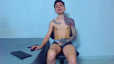 Snapshot of mike777jr chatting on 26, 4, 2026 Mike IMDEPENDIENT MODEL online show from 26, 4, 2026