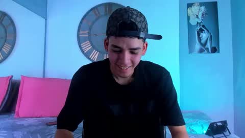 Mike 0233 online show from 31, 12, 2024