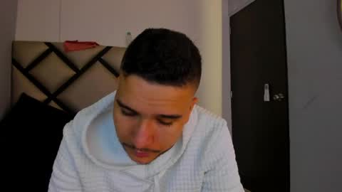 Snapshot of mike_256 chatting on 9, 5, 2026 Mike online show from 9, 5, 2026