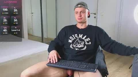 Snapshot of mike___magic chatting on 16, 11, 2025 Mike Magic online show from 16, 11, 2025