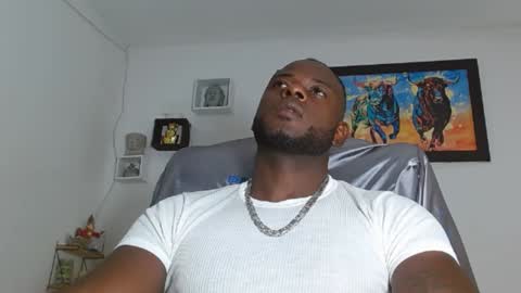 Snapshot of mike_kingcum chatting on 25, 12, 2024 mike online show from 25, 12, 2024
